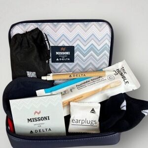 Missoni Delta One first class amenity kit and slipper
